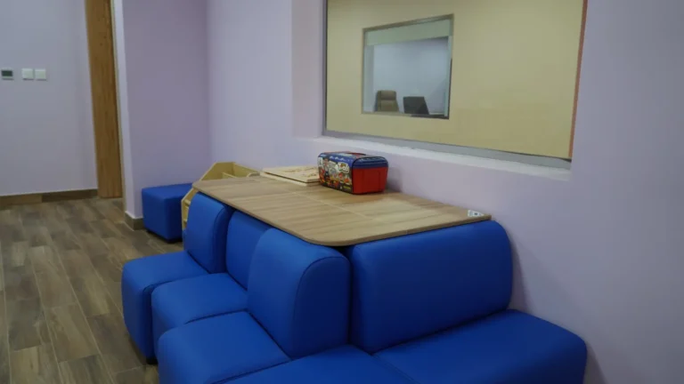 فصول حديثة ومتطورة – مدرسة جيل الإبداع للبنات